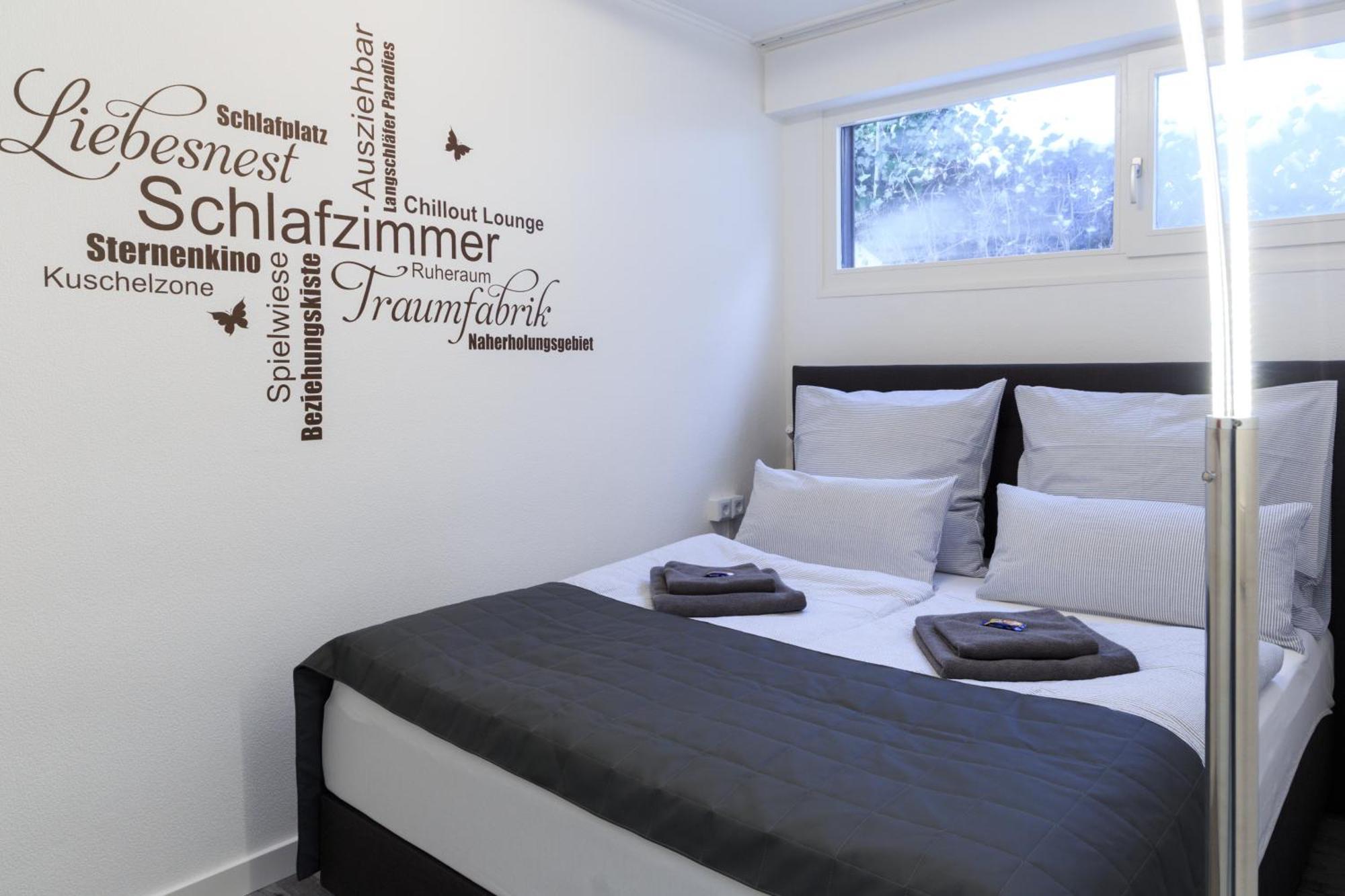 Relax-apartments - Indoor-pool - Sauna - Kueche - Kostenlos Parken - Balkon - Teilweise Massagesessel - 85 Zoll Smart-tv *