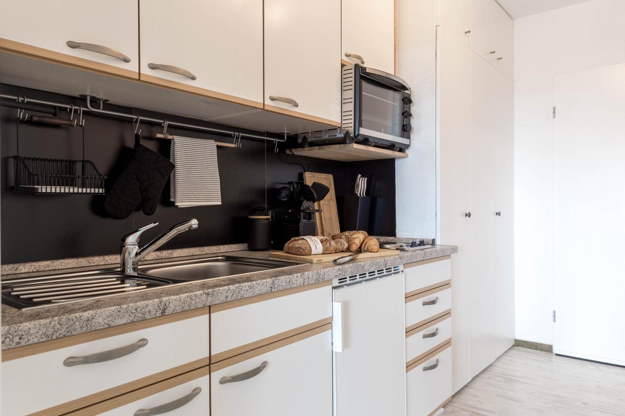 Relax-apartments - Indoor-pool - Sauna - Kueche - Kostenlos Parken - Balkon - Teilweise Massagesessel - 85 Zoll Smart-tv *