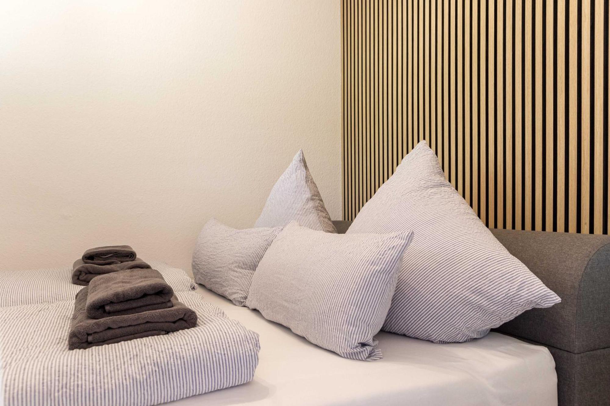 Relax-apartments - Indoor-pool - Sauna - Kueche - Kostenlos Parken - Balkon - Teilweise Massagesessel - 85 Zoll Smart-tv *