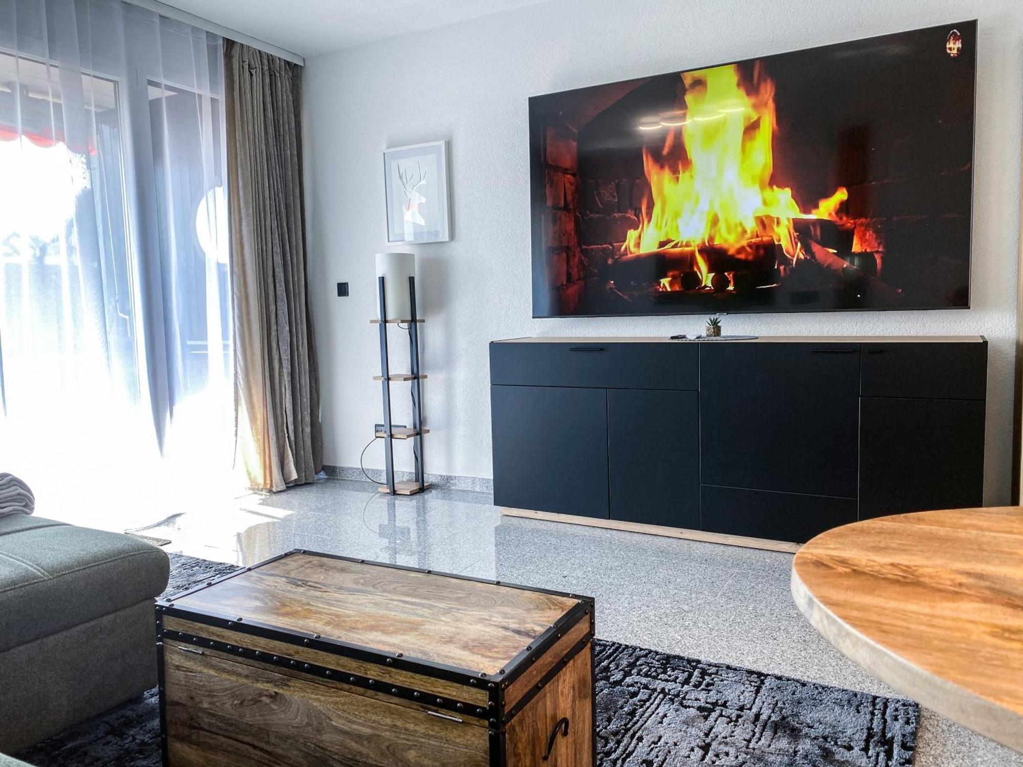 Relax-apartments - Indoor-pool - Sauna - Kueche - Kostenlos Parken - Balkon - Teilweise Massagesessel - 85 Zoll Smart-tv * Schonach im Schwarzwald